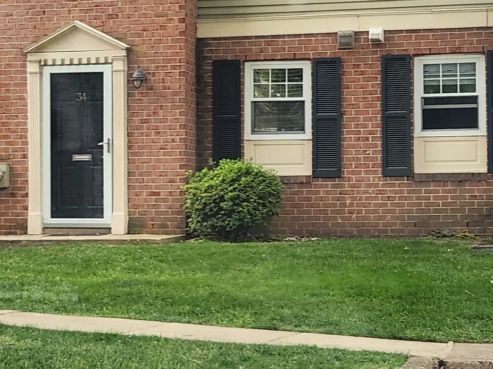 34 Winston Ct #34