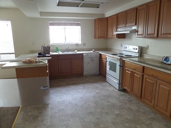 4th image of 233 Brookdale Dr
