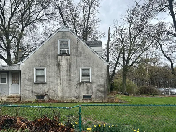95 1st Ave, Lester, PA 19029