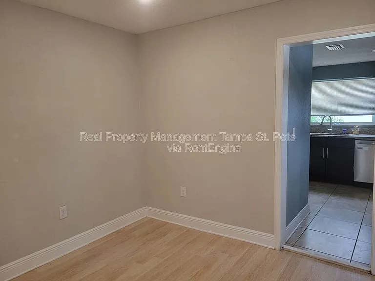 1711 E New Orleans Ave — Photo 8