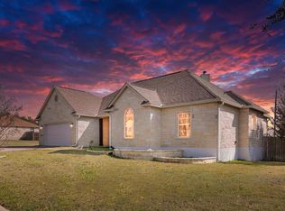 717 Northern Red Oak Ln, Fredericksburg, TX 78624