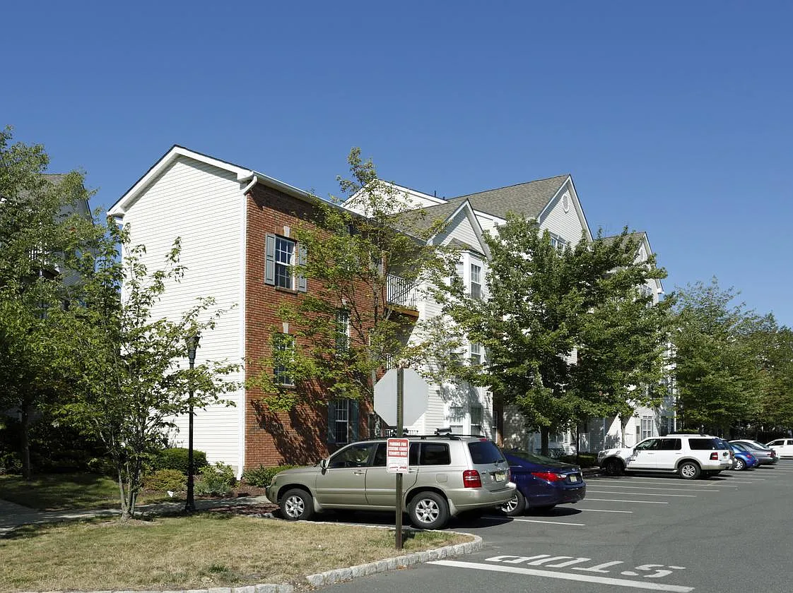 Station Court at Berkeley Heights — Photo 3