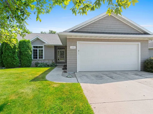 1440 Rushmore Cir, De Pere, WI 54115