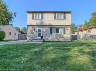 11765 Cavell St, Livonia, MI 48150