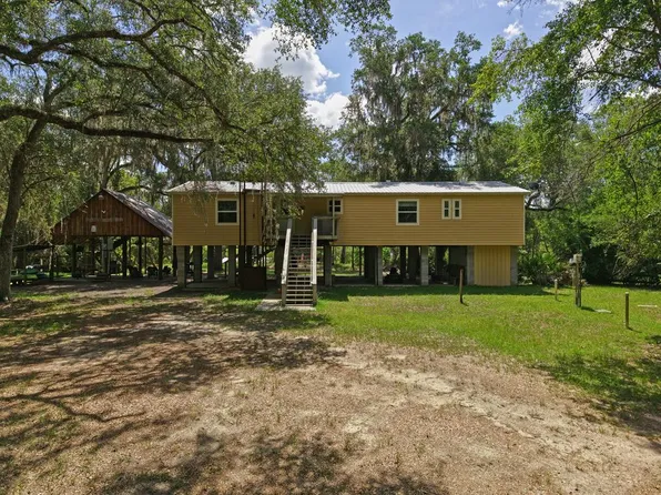 1587 NE 930th St, Old Town, FL 32680