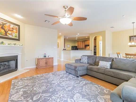4th image of 1113 Laurel Oak Trl