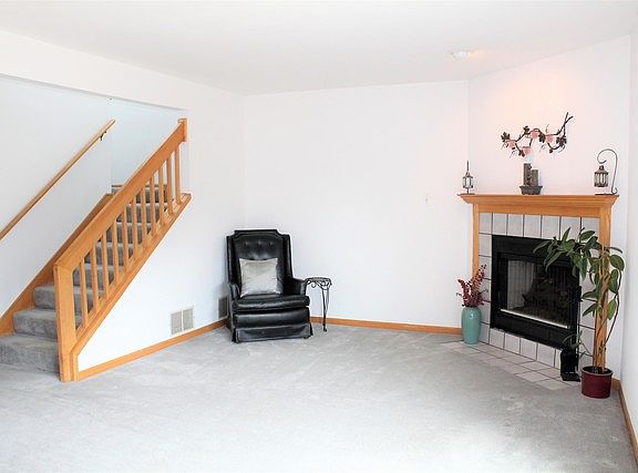 5th image of 300 Arbor Hill Ct