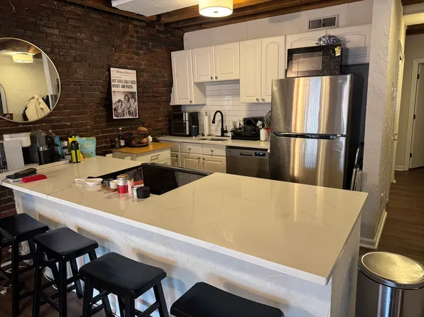 129 Fulton St APT 5, Boston, MA 02109