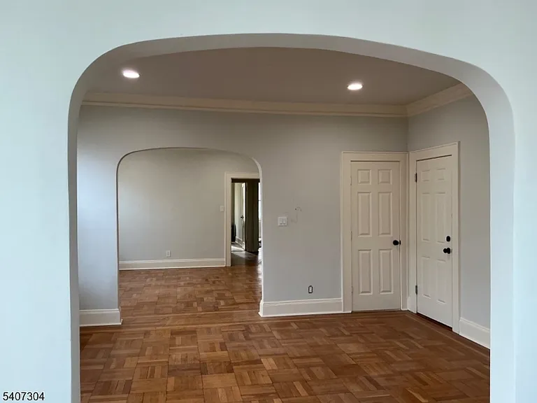 176 Weequahic Ave #2 — Photo 8