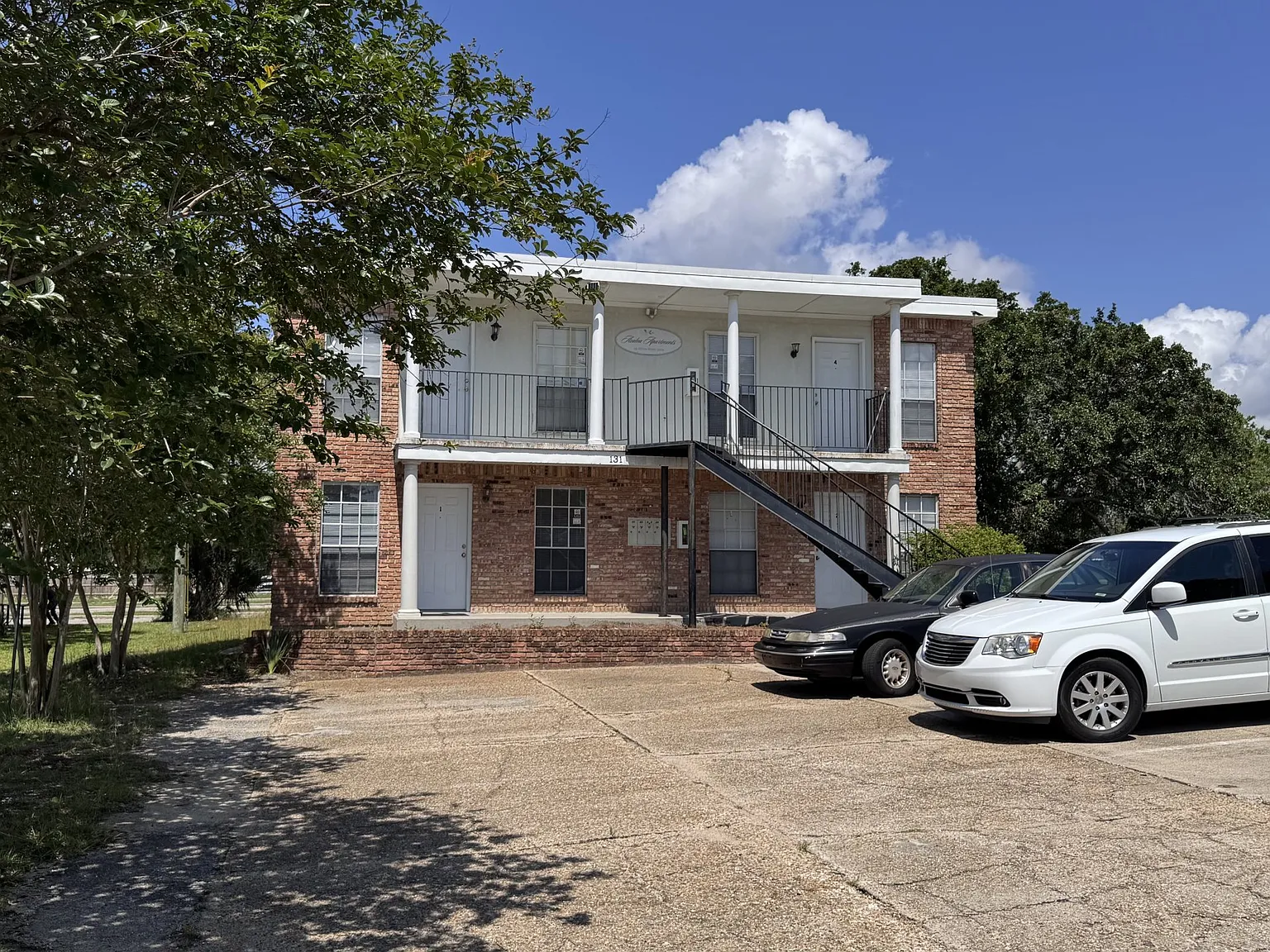 2 bed, 667 sqft, $1,300 — Photo 2