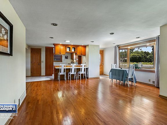 Spacious living room