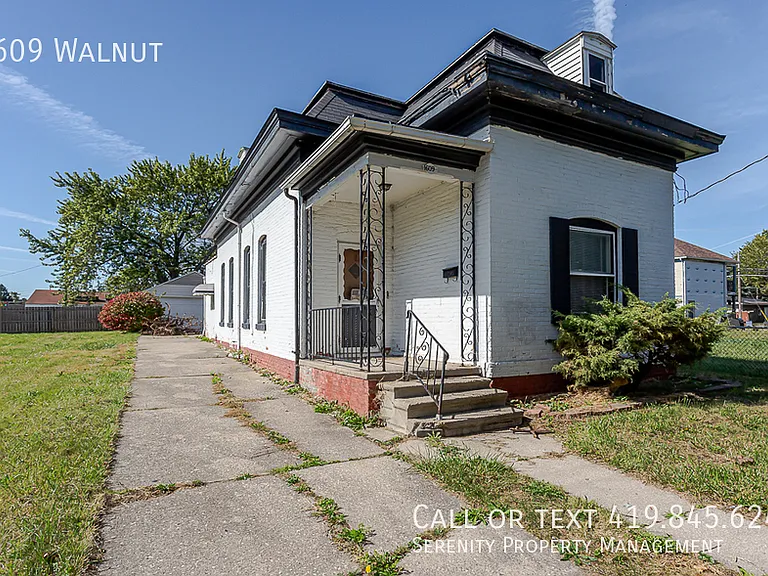 1609 Walnut St — Photo 1