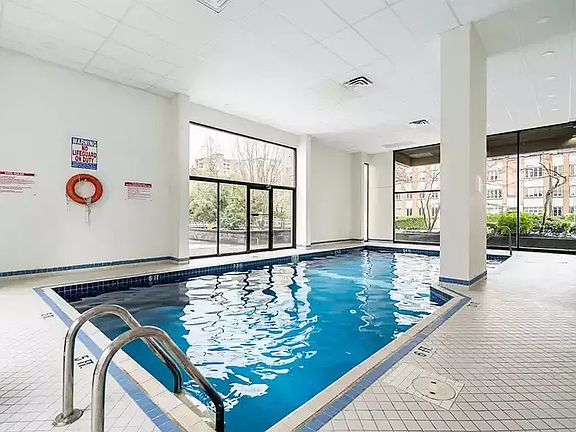 3rd image of 1230 Nelson St #1805
