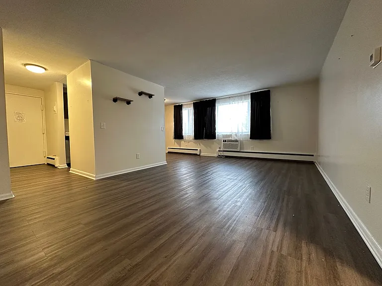 Avalon Apartments — Photo 13