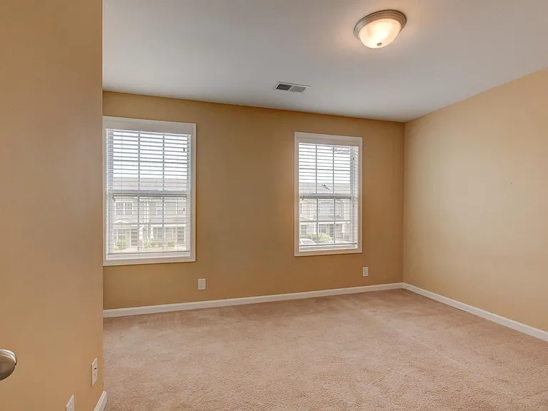 310 Sam Houston Cir — Photo 7