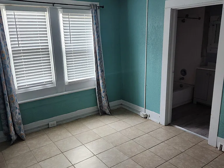 552 Tanglewood St #1 — Photo 4