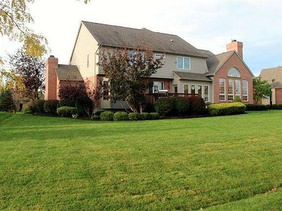 3rd image of 8126 Cherry Laurel Dr
