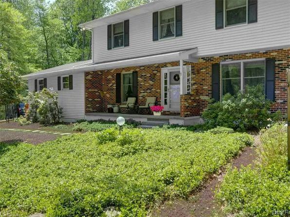 195 Deibert Dr, Stroudsburg, PA 18360