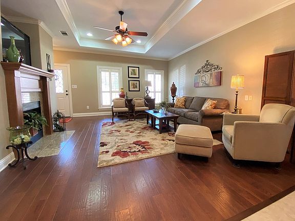 5th image of 3520 Summer Hill Cir