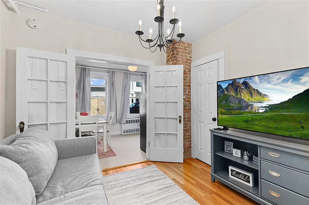 1 bed, 650 sqft, $2,200 — Photo 1
