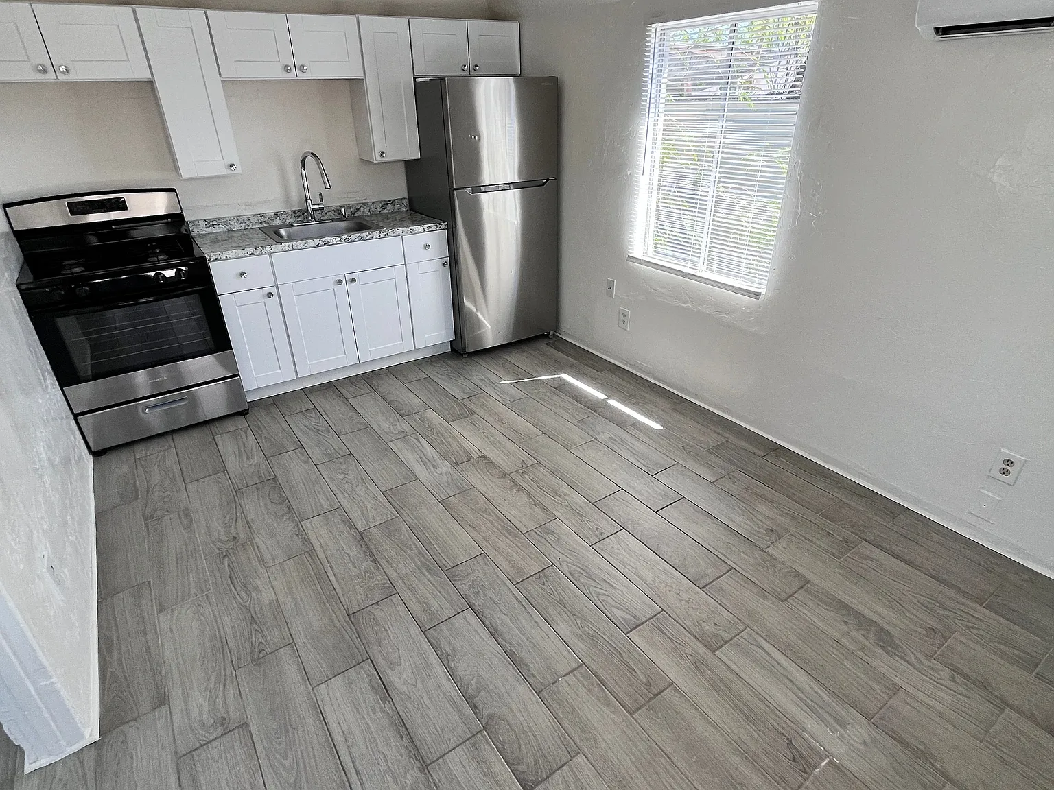 1 bed, 500 sqft, $995 — Photo 2