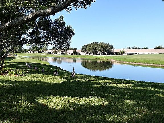 looking toward 4th green