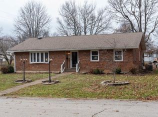 615 2nd St, Warrenton, MO 63383