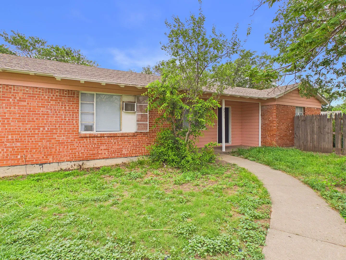 2711 Duncan Drive A — Photo 1
