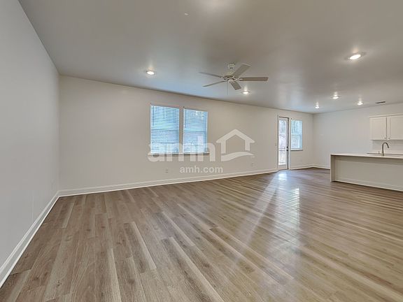 5th image of 1419 Aquamarine Dr