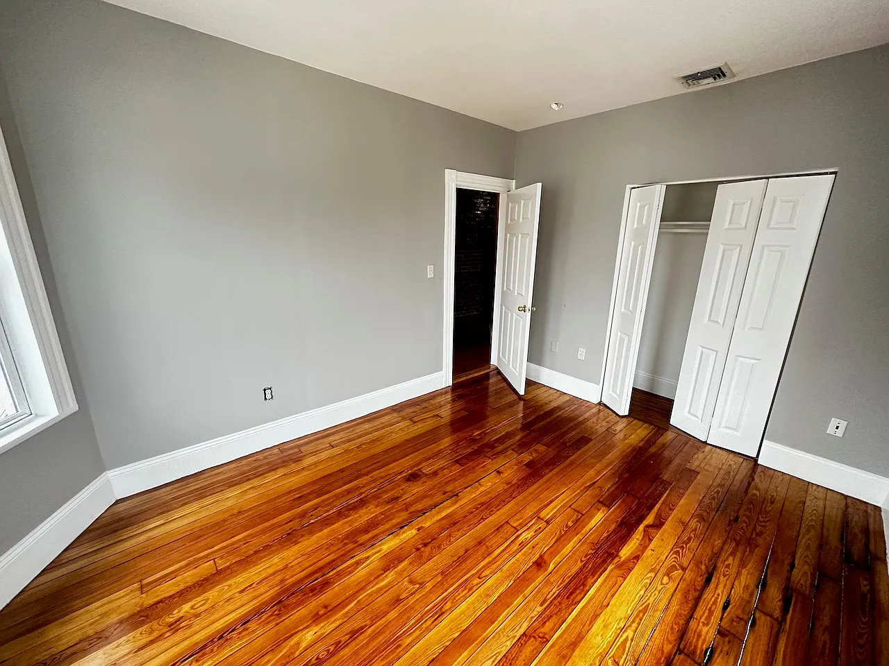4 bed, 1.5 bath, 9999 sqft, $3,100 — Photo 3