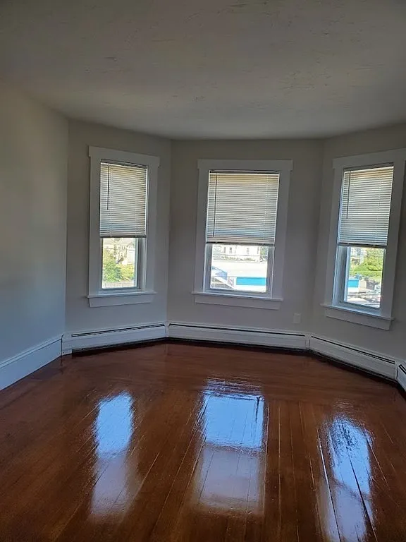2 bed, 1.0 bath, 800 sqft, $2,350 — Photo 4