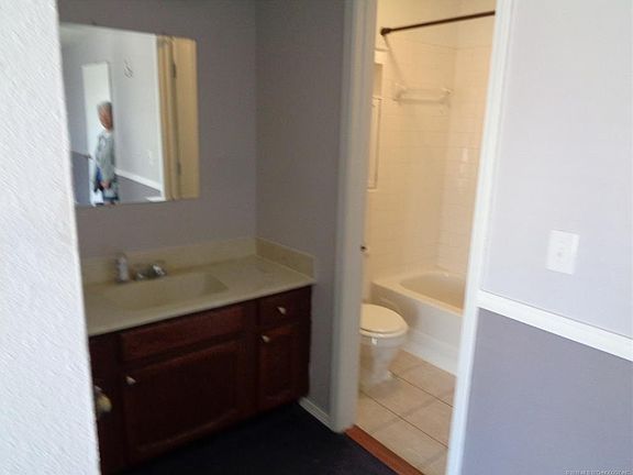 5th image of 156 NE Cummings Ave