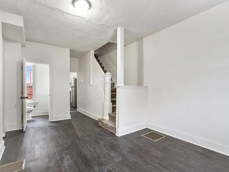 916 May St — Photo 3