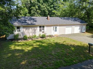 78 Woodland Rd, Guilford, CT 06437