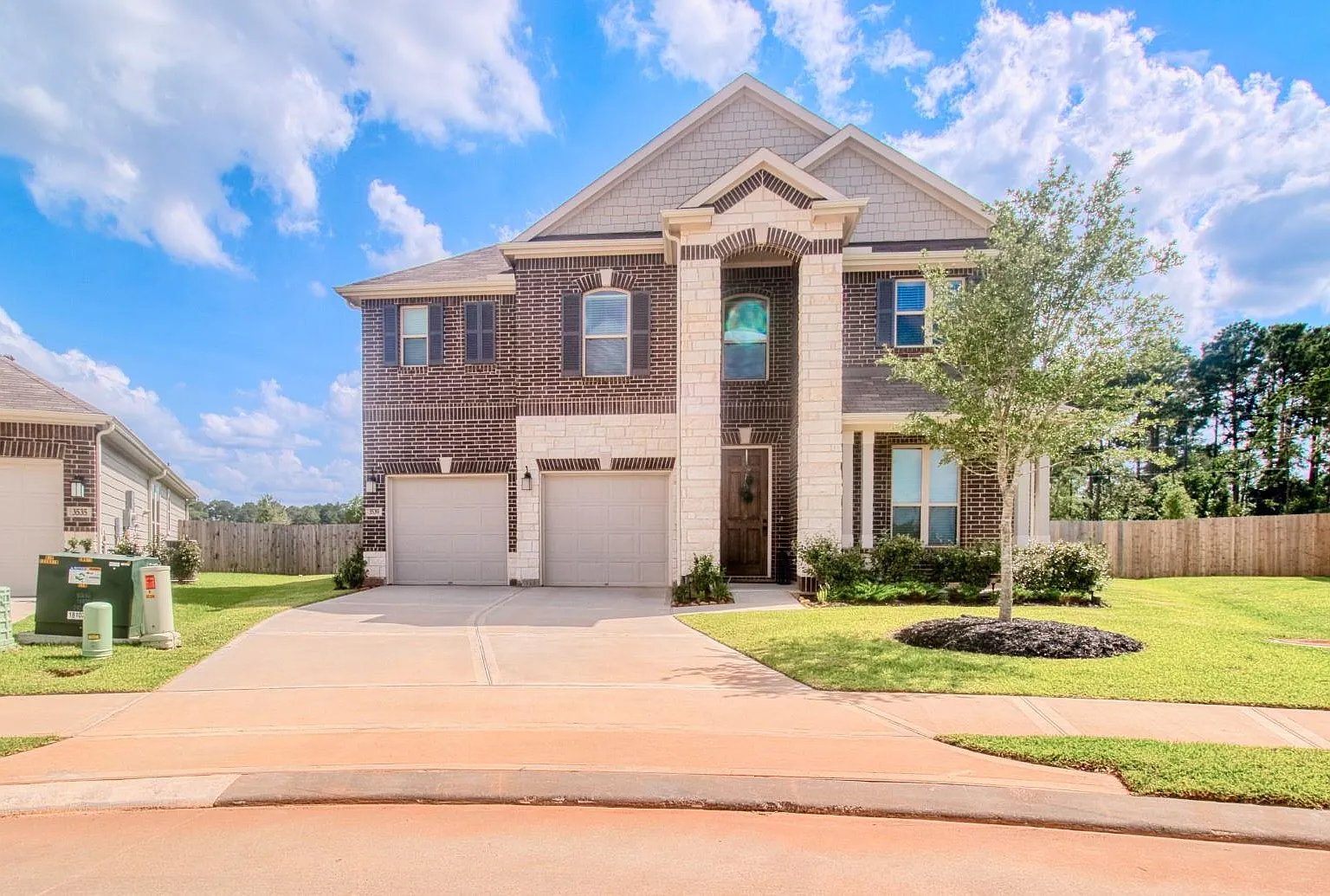3 bed, 2.5 bath, 2924 sqft, $2,800 — Photo 1