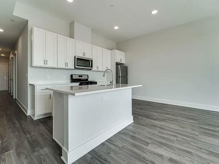 660 Grand St #310 — Photo 4