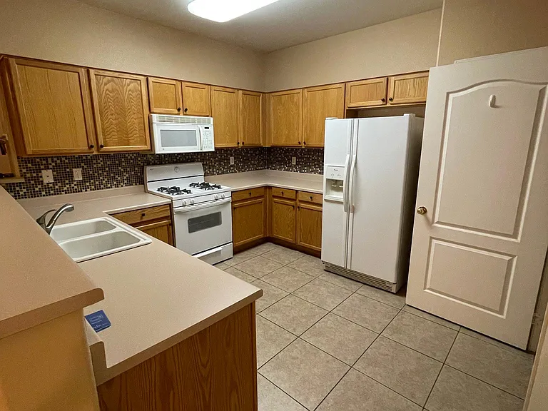 904 Domnus Ln #105 — Photo 23