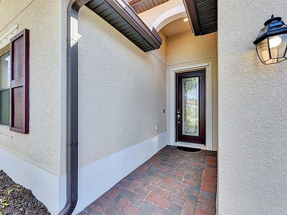 4th image of 9825 Wingood Dr