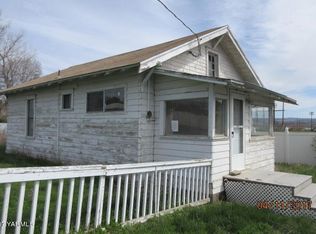 142 Wernex Loop Rd, Selah, WA 98942