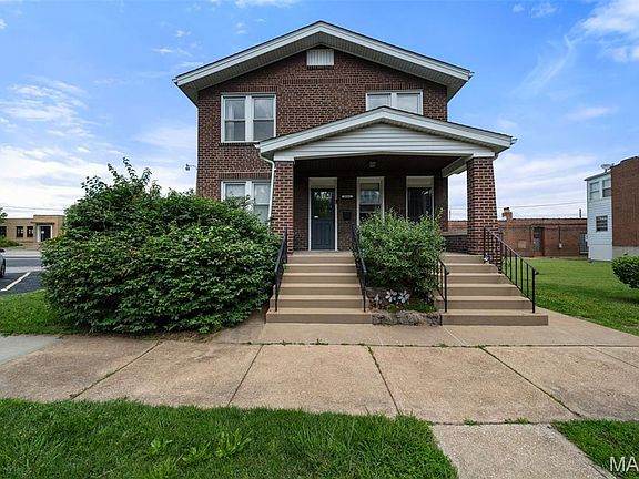 2nd image of 4963 Botanical Ave