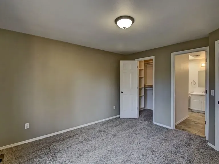 2582 S Falling Brook Ln — Photo 11