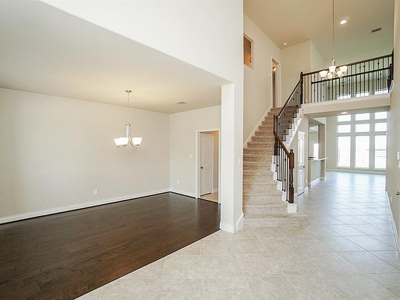 5th image of 2131 Blossomcrown Dr
