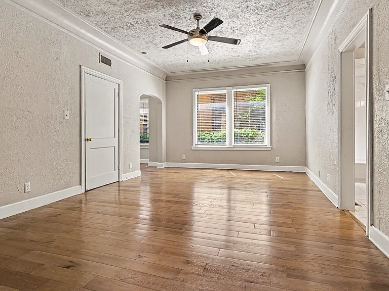 4515 Swiss Ave — Photo 12