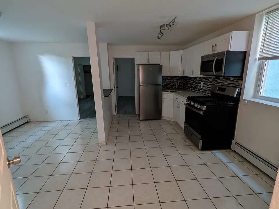 1395 Kearney Ave #3