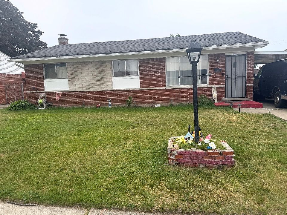 1st image of 10551 N Oak Dr
