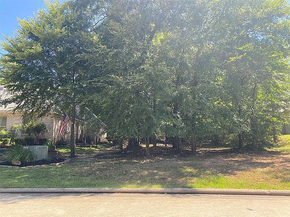 4th image of 211 W Pines Dr