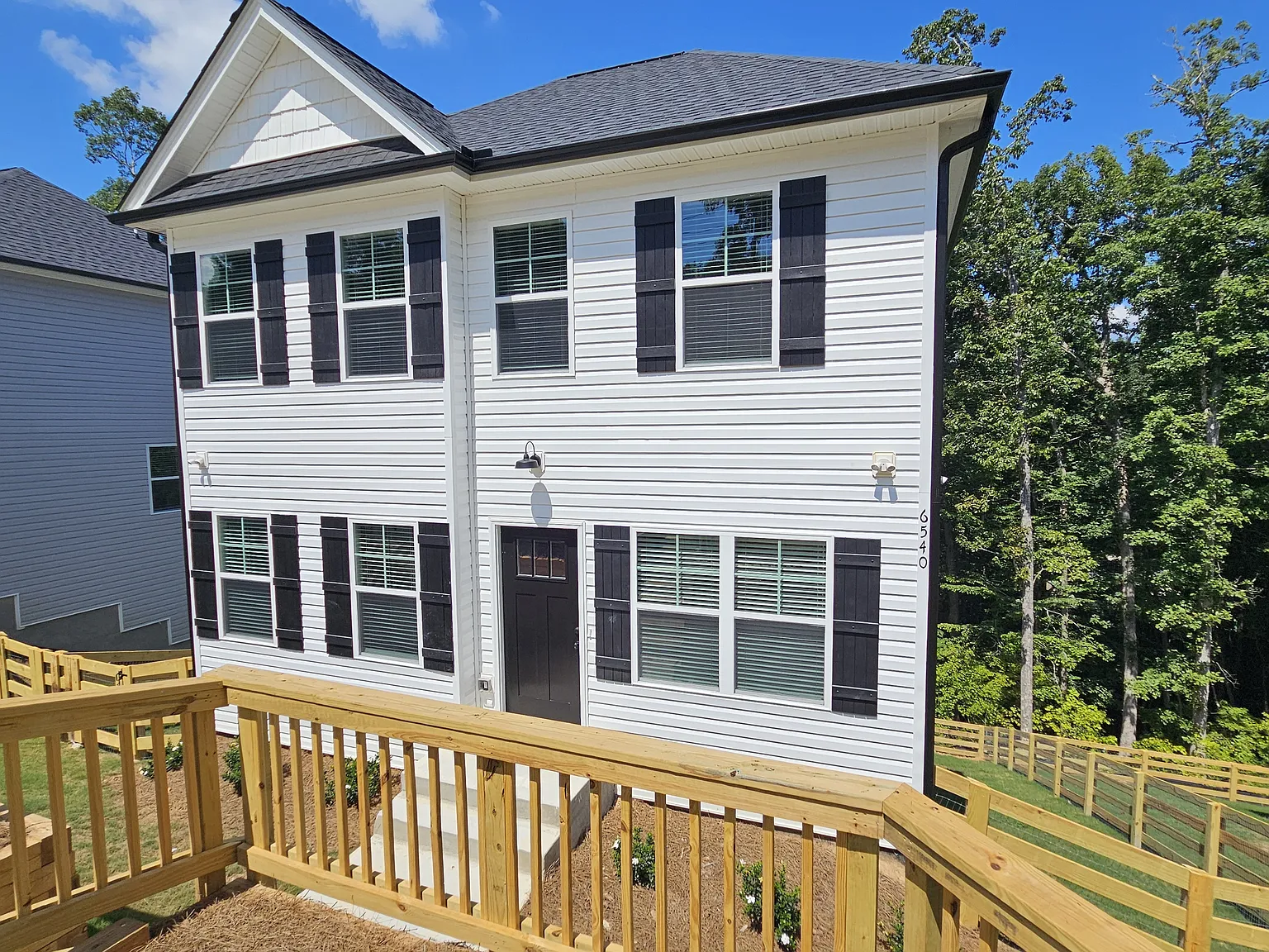 2 bed, 2.5 bath, 1264 sqft, $1,975 — Photo 2