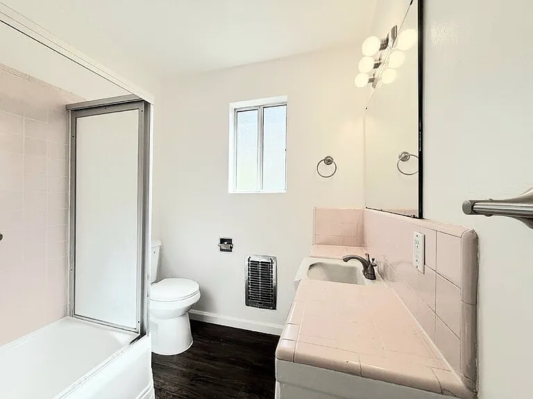 4810 Cahuenga Blvd — Photo 10