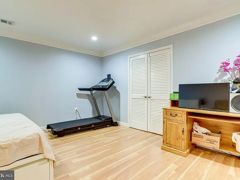 4919 Herkimer St — Photo 34