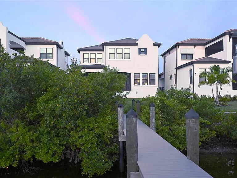 1056 Seagrape Dr — Photo 3